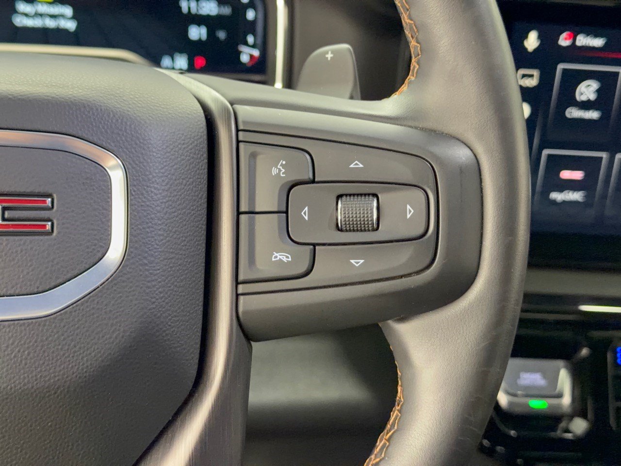 Used 2025 GMC Sierra 1500 AT4 w/ AT4 Premium Package AWD/4WD image 19