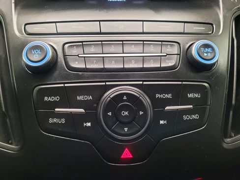 Used 2018 Ford Focus SE FWD image 34