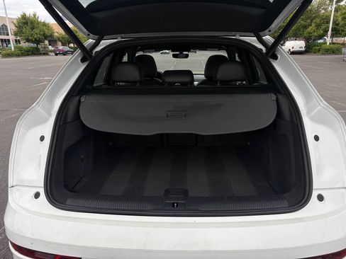 Used 2018 Audi Q3 2.0T Premium w/ Convenience Package AWD/4WD image 16
