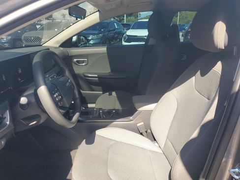 Used 2025 Kia K4 FWD image 12