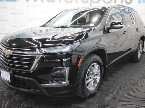 Used 2023 Chevrolet Traverse LT FWD image 1