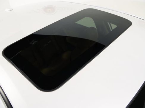 Used 2025 Nissan Sentra SV w/ SV Premium Package image 10