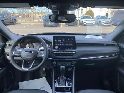New 2026 Jeep Compass Latitude image 22