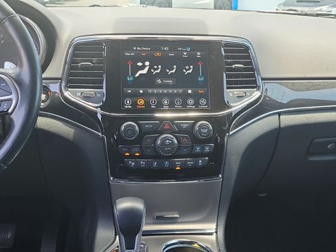 Used 2020 Jeep Grand Cherokee Trailhawk w/ Premium Lighting Group AWD/4WD image 19