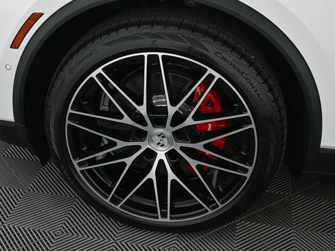 New 2025 Porsche Macan 4S Electric image 45