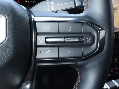 Used 2025 GMC Acadia AT4 w/ Super Cruise Package AWD/4WD image 33