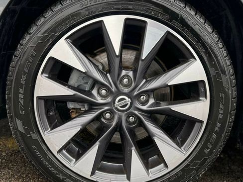 Used 2019 Nissan Sentra SR image 28