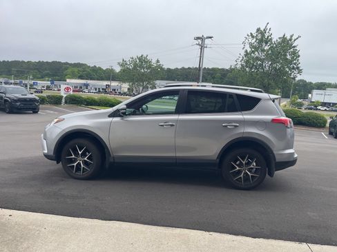 Used 2017 Toyota RAV4 SE AWD/4WD image 19