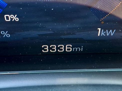 Used 2024 Chevrolet Equinox EV LT image 19