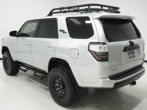 Used 2020 Toyota 4Runner TRD Off-Road Premium AWD/4WD image 6