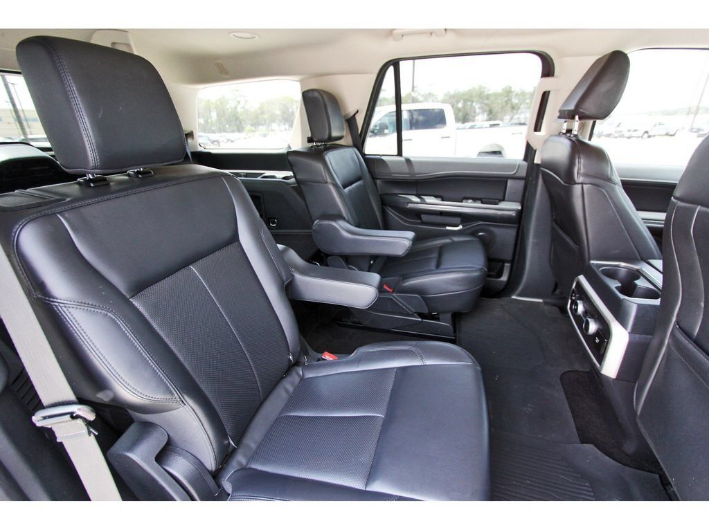 Certified 2022 Ford Expedition XLT RWD image 13