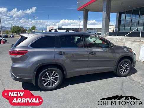 Used 2018 Toyota Highlander XLE image 5