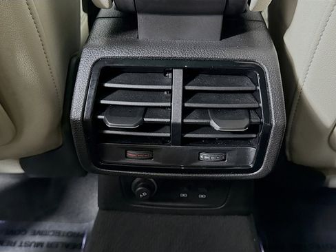 Certified 2025 Audi Q3 2.0T Premium Plus w/ Premium Plus Package image 24