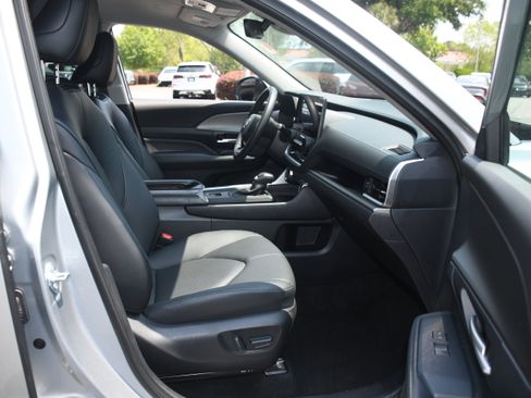 Certified 2025 Toyota Grand Highlander FWD image 20