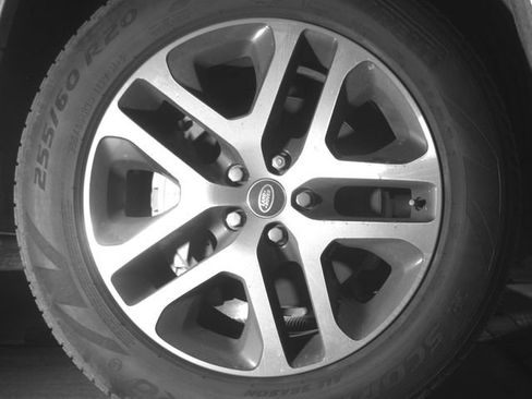 Certified 2022 Land Rover Defender 110 XS Edition image 45