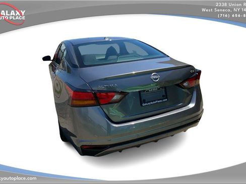 Used 2024 Nissan Altima 2.5 SV FWD image 7