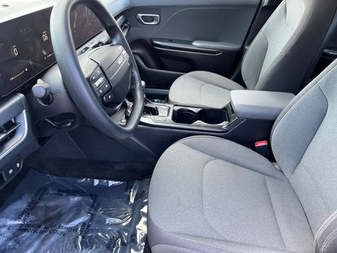 Used 2025 Kia K4 FWD image 30