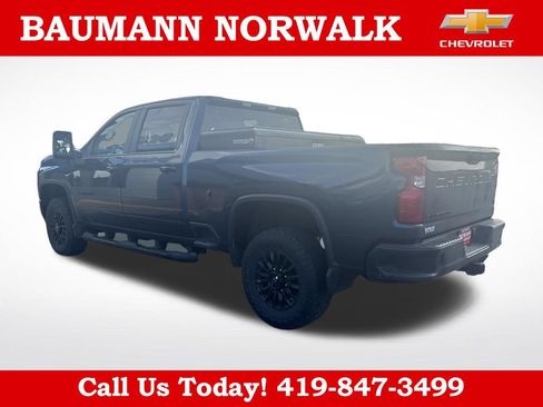 Used 2021 Chevrolet Silverado 2500 LT w/ Z71 Sport Edition AWD/4WD image 3