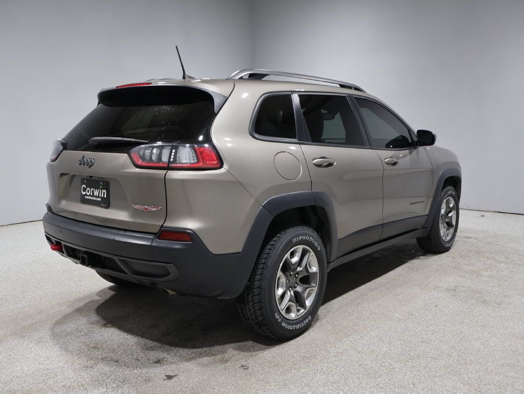 Used 2019 Jeep Cherokee Trailhawk w/ Cold Weather Group AWD/4WD image 2
