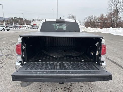 Used 2020 Toyota Tacoma TRD Off-Road w/ Blackout Package image 17