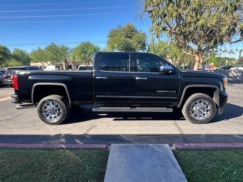 Used 2015 GMC Sierra 2500 Denali w/ Duramax Plus Package image 4