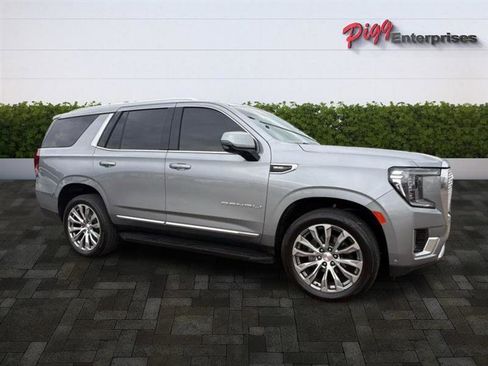 Used 2024 GMC Yukon Denali w/ Advanced Technology Package image 12