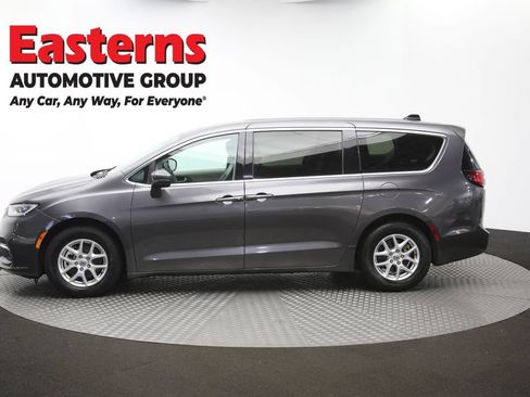 Used 2023 Chrysler Pacifica Touring-L FWD image 60