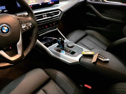 Used 2023 BMW i4 eDrive35 image 18