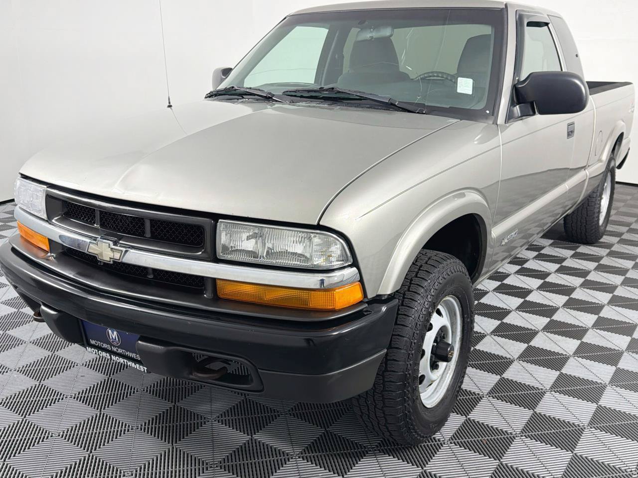 Used 2001 Chevrolet S10 Pickup 4x4 Extended Cab image 5
