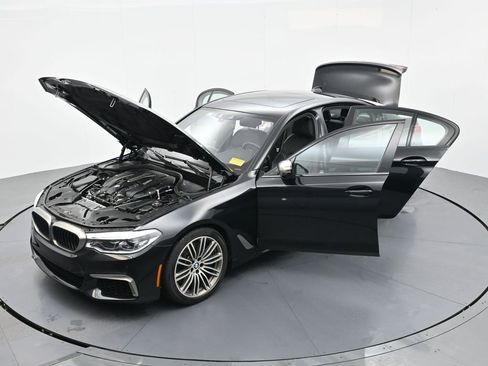 Used 2019 BMW M550i xDrive image 40