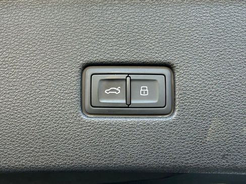 Used 2021 Audi Q8 Prestige w/ Prestige Package AWD/4WD image 46