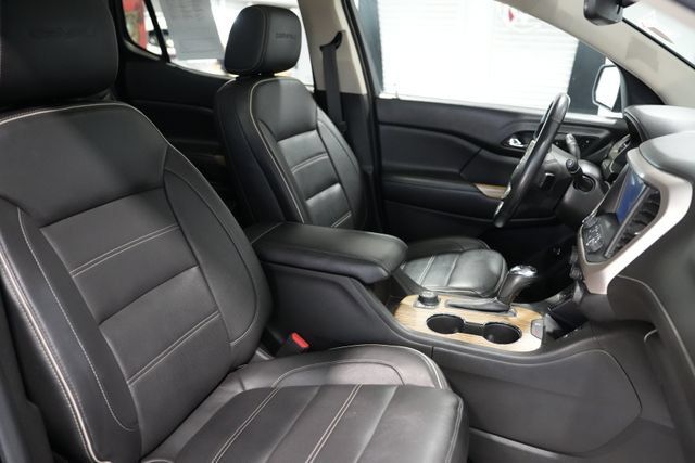 Used 2017 GMC Acadia Denali w/ Technology Package AWD/4WD image 17