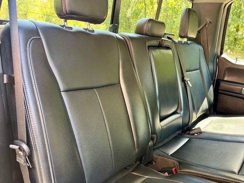 Used 2019 Ford F150 Lariat image 14