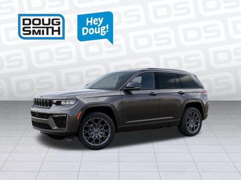 New 2026 Jeep Grand Cherokee Summit AWD/4WD image 2