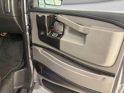 Used 2021 Chevrolet Express 3500 LS w/ Chrome Appearance Package image 14