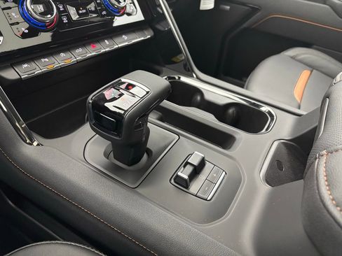 New 2025 GMC Sierra 1500 AT4 w/ AT4 Premium Package image 32