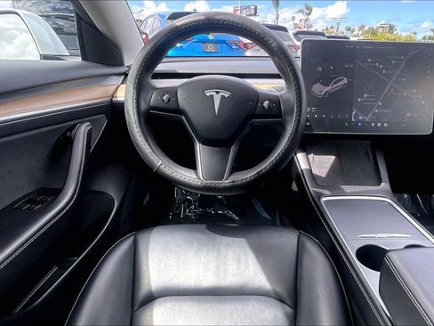 Used 2021 Tesla Model 3 Standard Range Plus RWD image 5