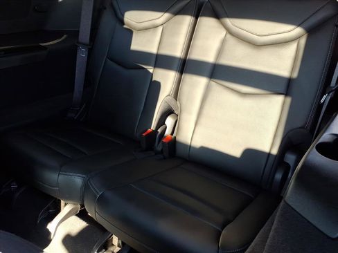 Certified 2025 Cadillac XT6 Premium Luxury image 11