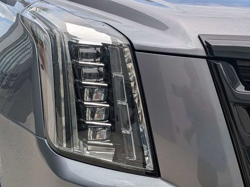 Used 2019 Cadillac Escalade Premium Luxury RWD image 10
