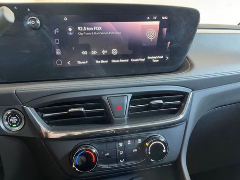 Used 2025 Buick Encore GX Preferred image 18