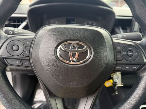 Used 2025 Toyota Corolla LE image 25
