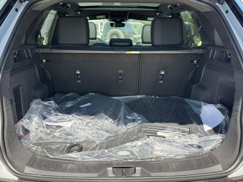 New 2026 Land Rover Discovery Sport Landmark AWD/4WD image 5