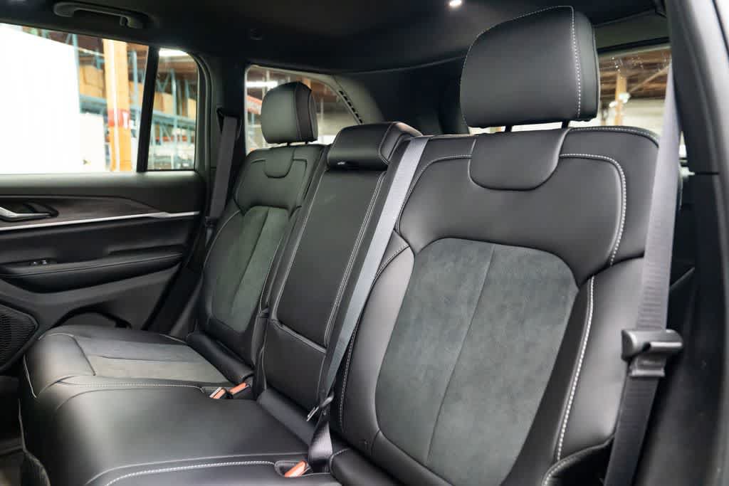 New 2026 Jeep Grand Cherokee Altitude AWD/4WD image 27