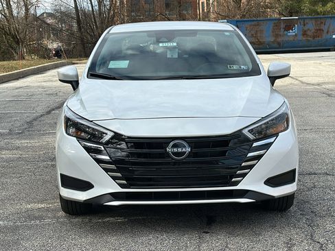 New 2025 Nissan Versa SV w/ Electronics Package image 4