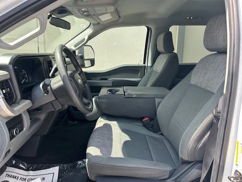 Used 2024 Ford F250 XLT AWD/4WD image 9