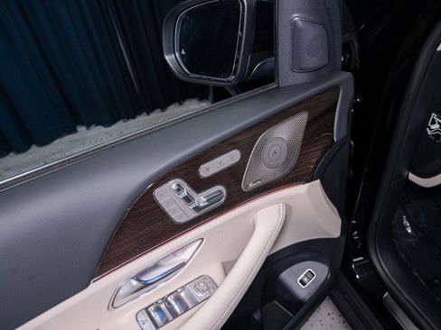 New 2026 Mercedes-Benz GLS 450 4MATIC image 12