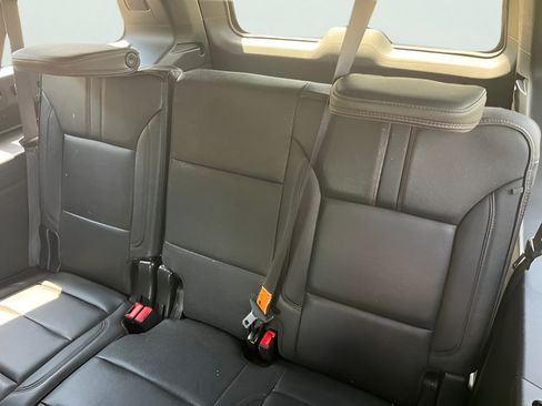 Used 2024 Chevrolet Suburban RST w/ Luxury Package RWD image 31