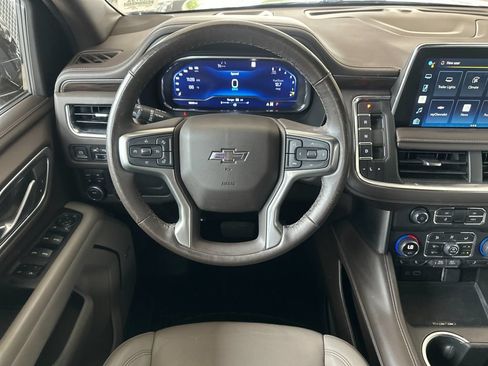 Used 2022 Chevrolet Tahoe Z71 w/ Luxury Package AWD/4WD image 13