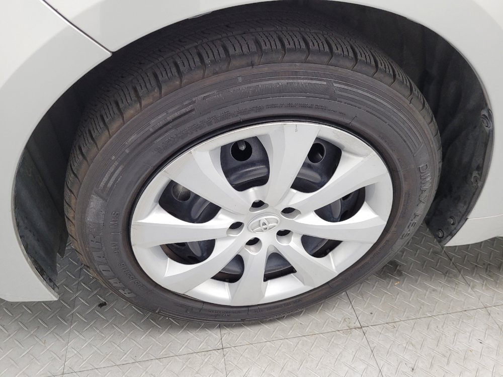 Used 2022 Toyota Corolla LE FWD image 31