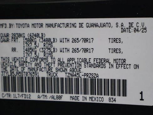 Certified 2025 Toyota Tacoma TRD Off-Road image 17